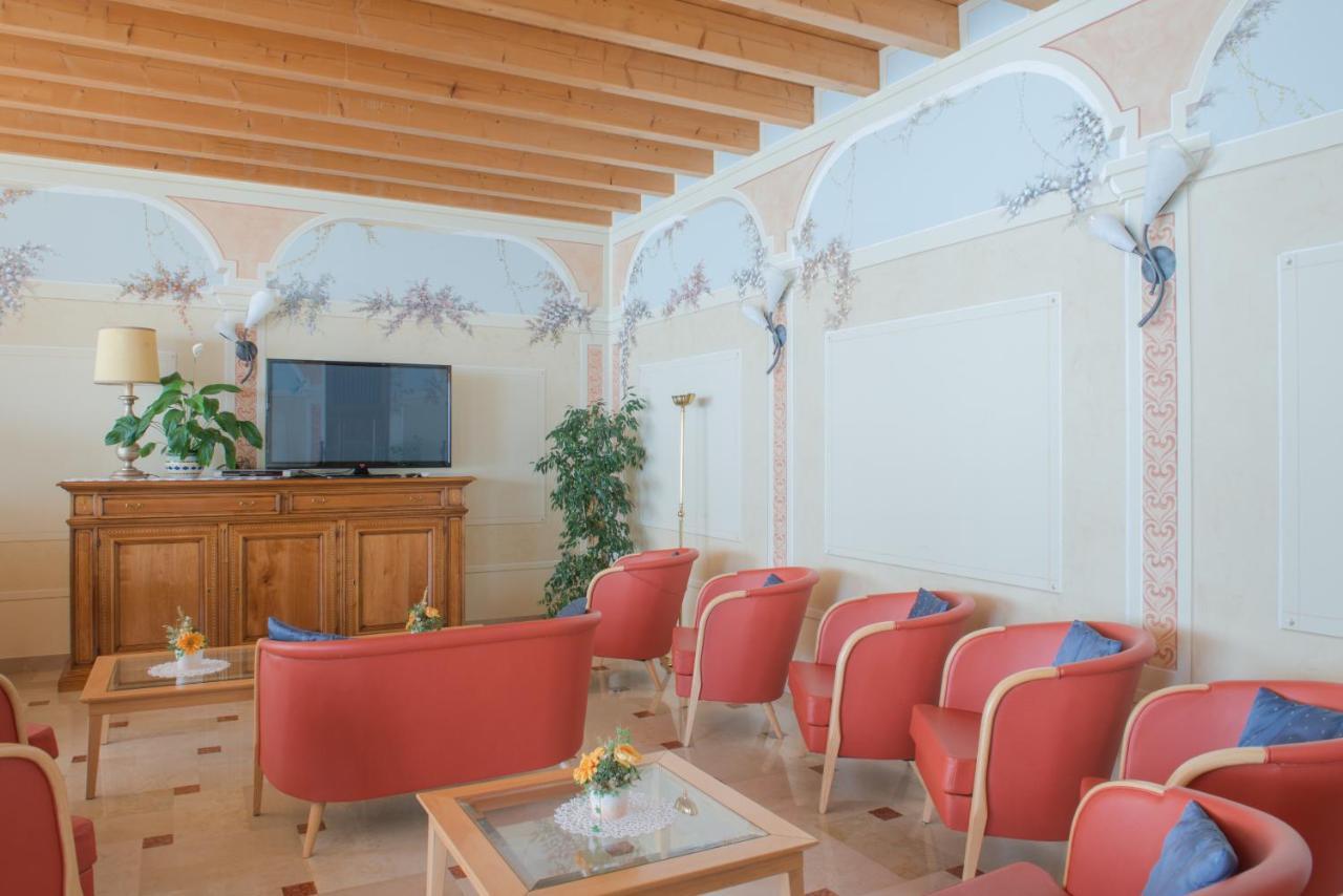 Village Hotel Lucia Tremosine Экстерьер фото