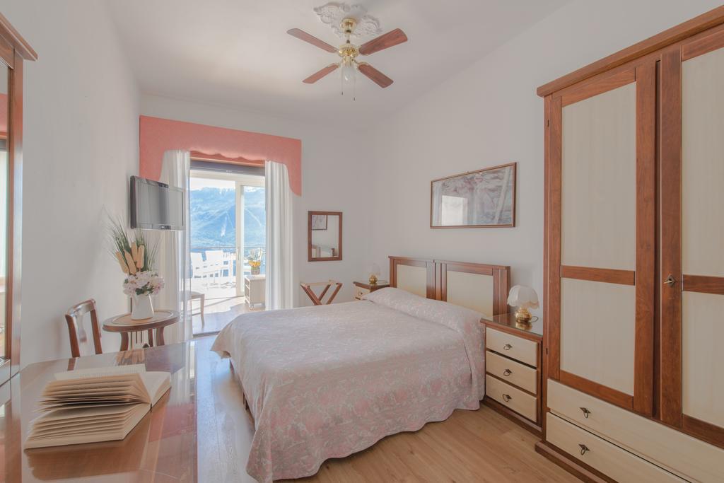 Village Hotel Lucia Tremosine Экстерьер фото
