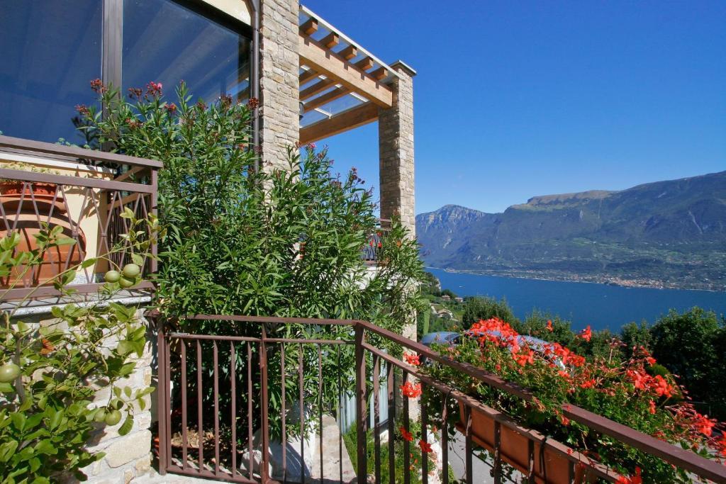 Village Hotel Lucia Tremosine Экстерьер фото
